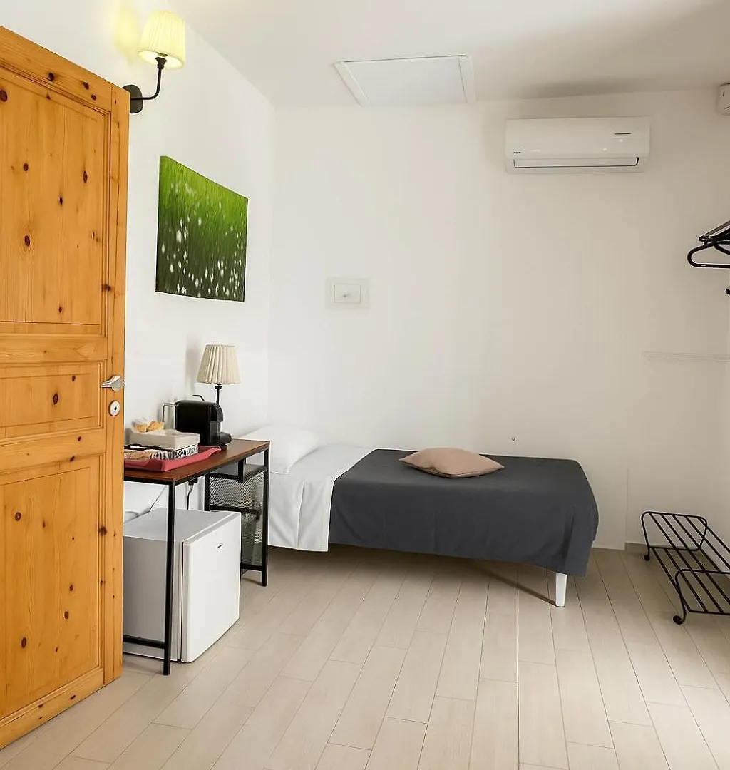 Re Bafe Otel Siraküza